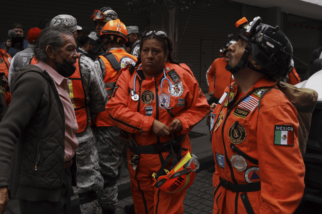 Colombia rechaza a Topos Mexicanos; exige rescatistas acreditados por la ONU