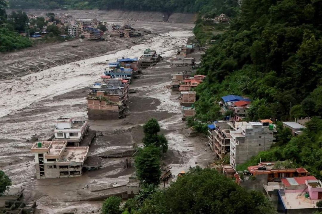 Nepal supera 350 muertos y mil desaparecidos por deslaves