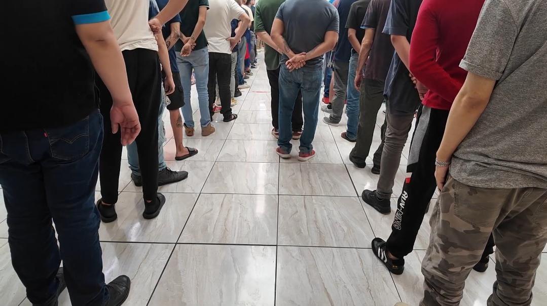 Guadalajara: Aseguran dinero y armas de centro de rehabilitación clausurado