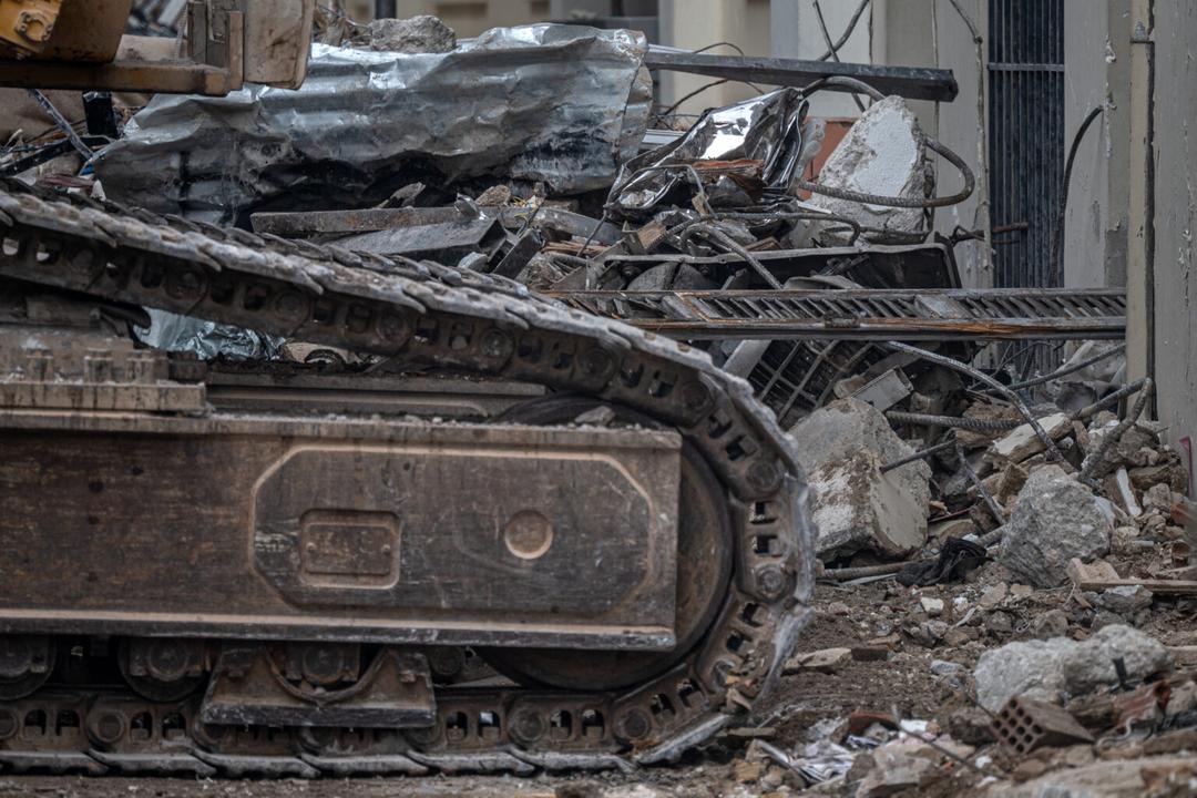 VIDEO: Derrumbe de un edificio en Grecia deja 6 muertos