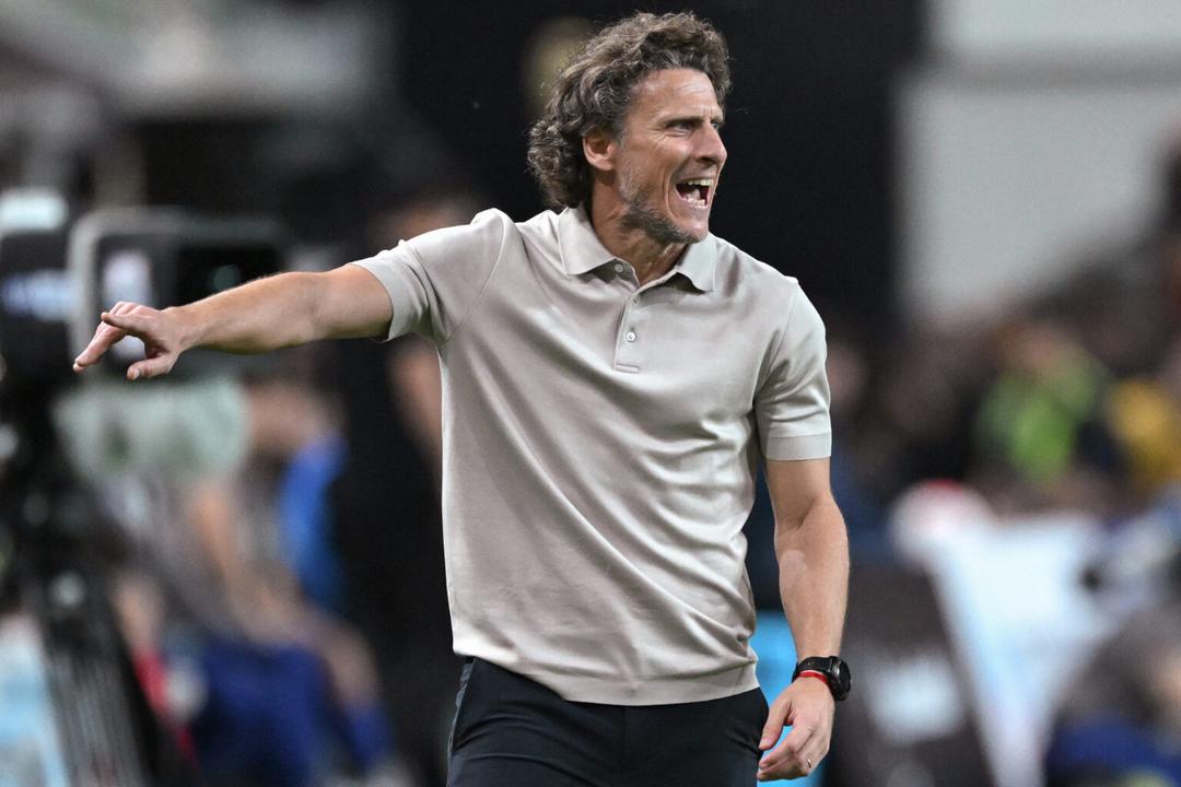 Uruguay golea a Corea el Sur en el primer triunfo de Diego Forlán