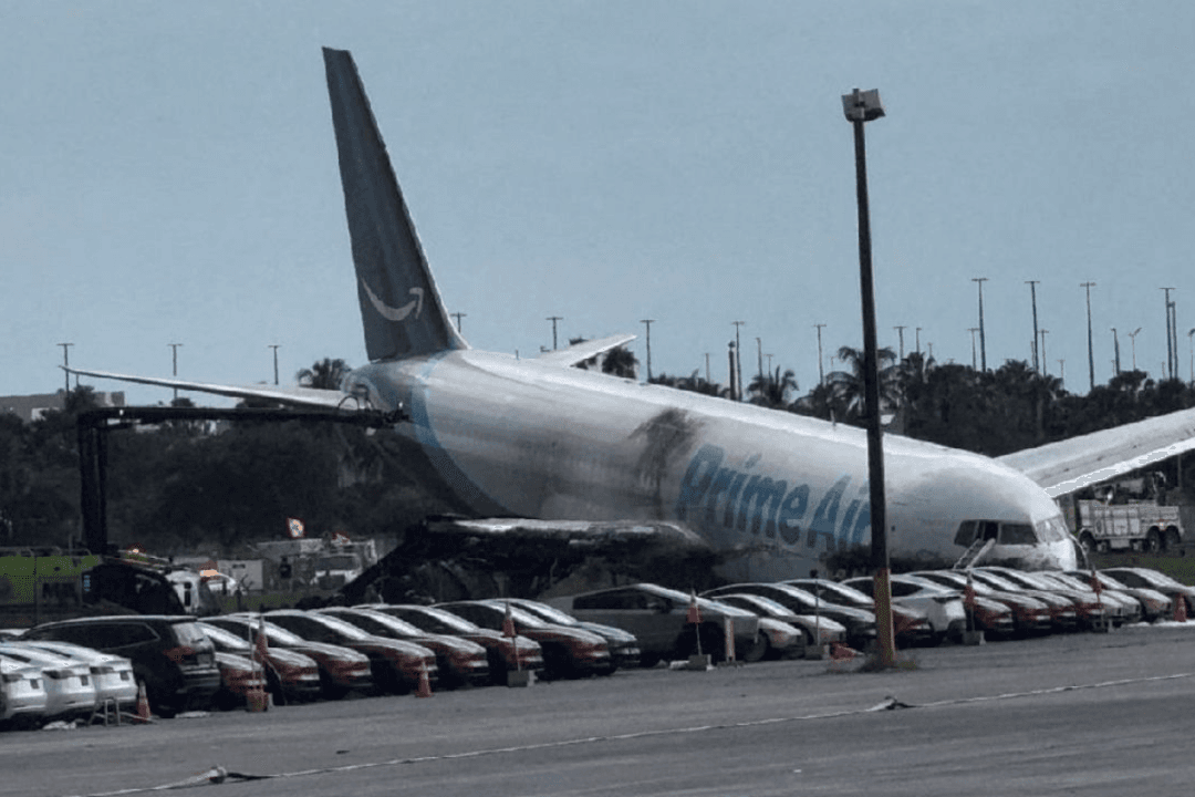 Miami: Avión de Amazon se estrella y deja al menos cinco muertos
