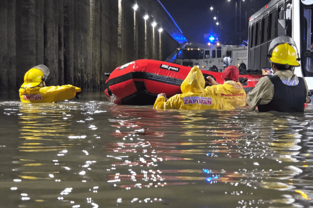Lluvias en el AMG: Tormenta de LUNES deja inundaciones