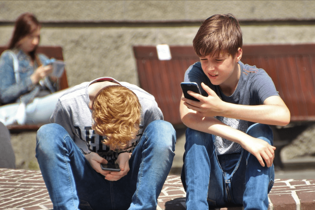 SEP alista restricción de celulares en escuelas; entrará en vigor en noviembre
