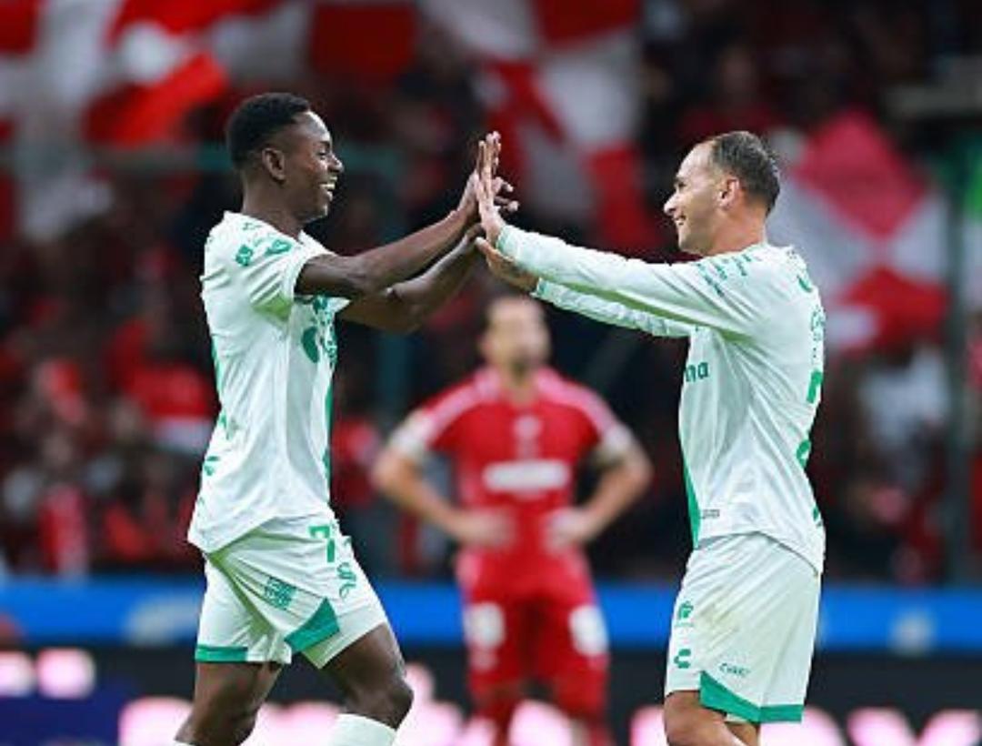 Santos da la sorpresa y derrota al Toluca en la Jornada 9