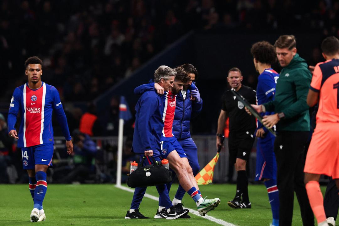 Kvaratskhelia sufrió una rotura de ligamento cruzado ante el Barça